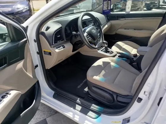 HYUNDAI ELANTRA Донецк