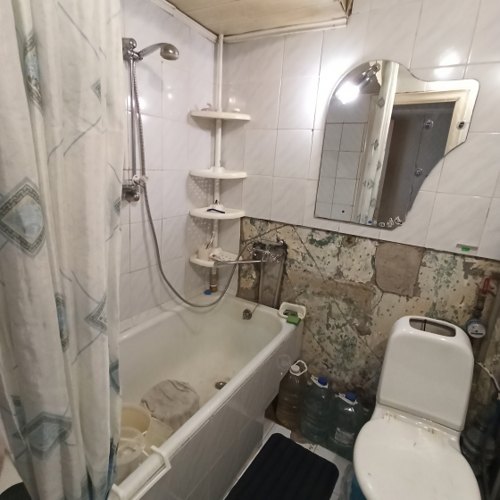 Продажа 2х комнатной квартиры 5/5 Город Донецк, Калининский  р-н ул. 50-й Гвардейской дивизии Донецк