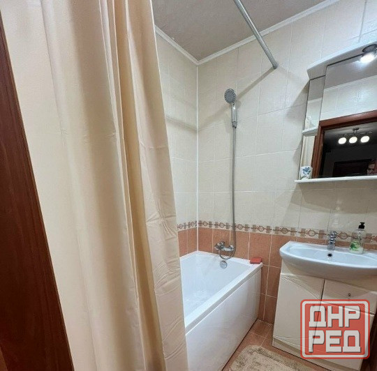 Впервые сдаётся уютная двушка в центре Ворошиловского района. Донецк - изображение 1