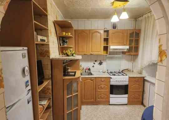 Сдается уютная небольшая студия в Калининском районе, по пр-ту Мира Донецк