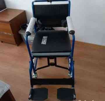 костыли подмышечные лёгкие и есть инвалидные коляски и с туалетом креслы что на все фото смотрите Донецк