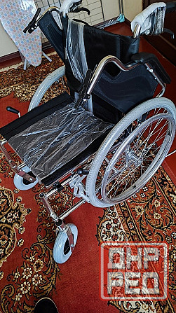 костыли подмышечные лёгкие и есть инвалидные коляски и с туалетом креслы что на все фото смотрите Донецк - изображение 5