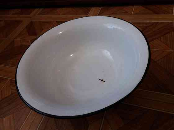 Продам миску эмалированную 32 см Донецк