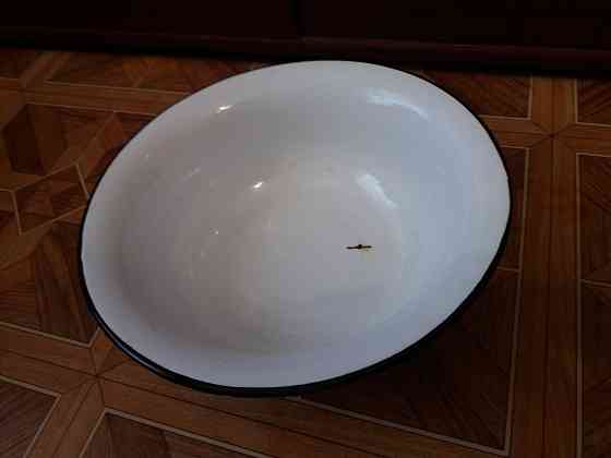 Продам миску эмалированную 32 см Донецк