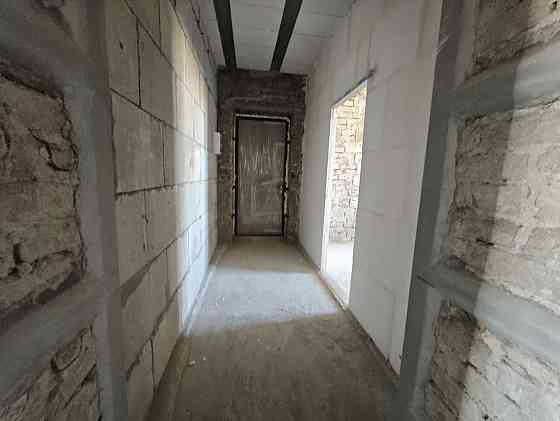 Продаётся светлая двухкомнатная квартира на четвертом этаже пятиэтажного дома сталинского проекта по Мариуполь