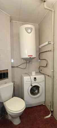 Продам тёплую 4-х комнатную квартиру в Калининском р-не, ориентир Молоко, Мединститут. Кирпичный дом Донецк