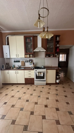 Продам 3-х этажный Дом в Донецке! Донецк