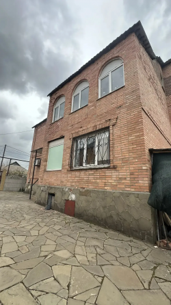 Продам 3-х этажный Дом в Донецке! Донецк