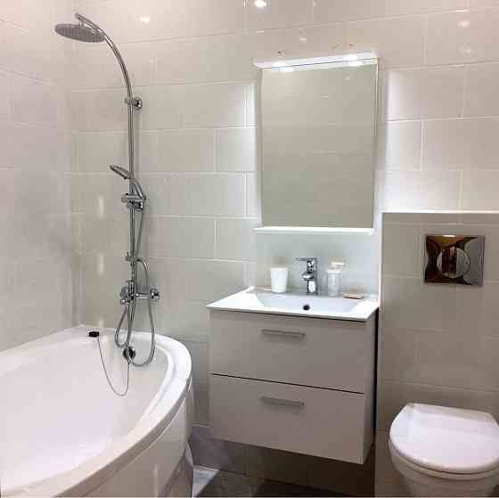 Сдаю 1комнатную квартиру в 17 мкр, Мариуполь. Со всей мебелью и техникой: спальное место, плазменный Мариуполь