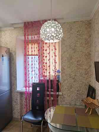 Продам 2 х ком. квартиру 4/5, 48 М2.Ленинский район. Кирова 46. Донецк