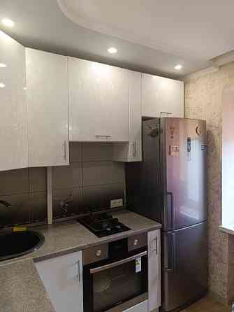 Продам 2 х ком. квартиру 4/5, 48 М2.Ленинский район. Кирова 46. Донецк