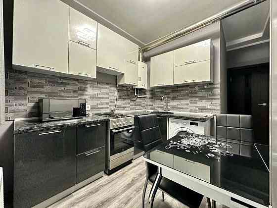 2-к. квартира, 49 м.кв. 3 эт. Мариуполь