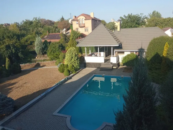 Продам шикарный дом в центре Донецк