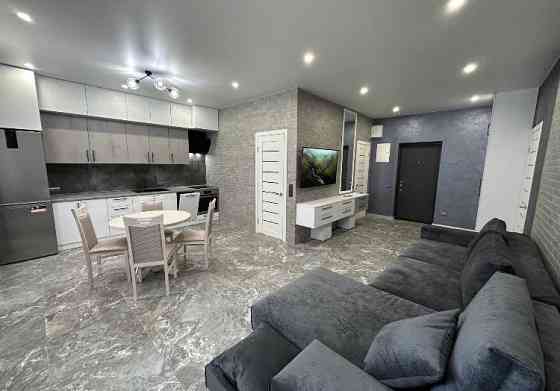 Мариуполь Бульвар Шевченка рынок Космос 2ком кв Хозяин Мариуполь