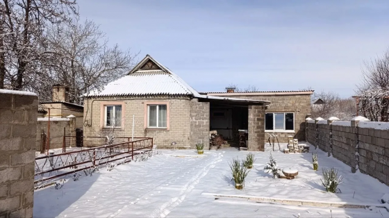 Продажа 2 дома на одной территории, земля приватизирована в киевском районе Донецк