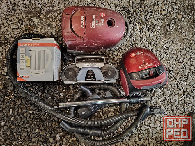 Пылесосы, магнитофон, чайник Донецк - изображение 1