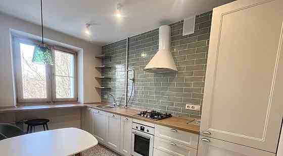 Сдаю двухкомнатную квартиру 37.0 м² этаж 4/5 город Донецк, Ворошиловский район, парк Кованых Фигур, Донецк