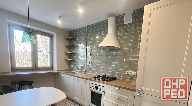 Сдаю двухкомнатную квартиру 37.0 м² этаж 4/5 город Донецк, Ворошиловский район, парк Кованых Фигур, Донецк - изображение 1