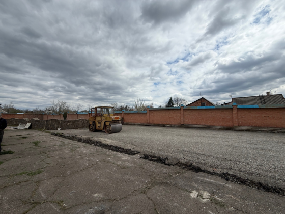 Продаётся комплекс: склады с жилым домом на приватизированном участке в 50 соток Донецк