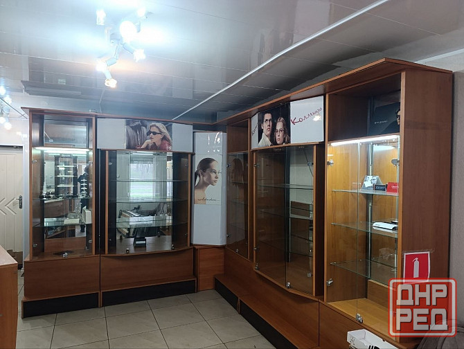 в продаже торговые витрины и столы. имеют современный внешний вид и легко впишутся в любой интерьер. Донецк - изображение 2