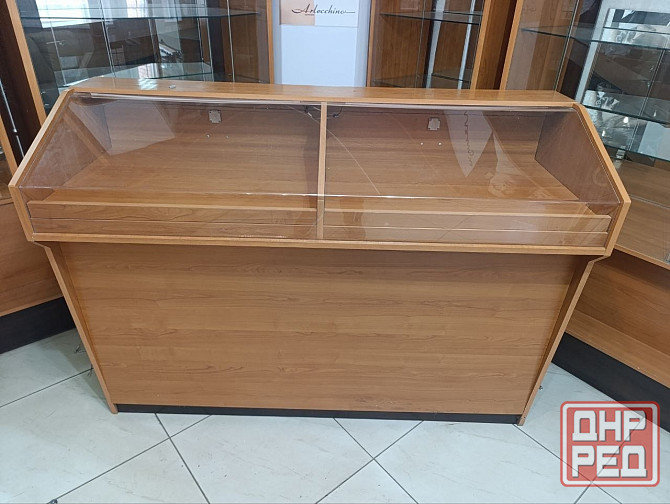 в продаже торговые витрины и столы. имеют современный внешний вид и легко впишутся в любой интерьер. Донецк - изображение 4