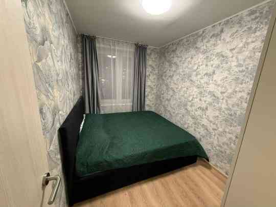 Предлагаю в аренду просторную двухкомнатную квартиру.Расположена Донецк