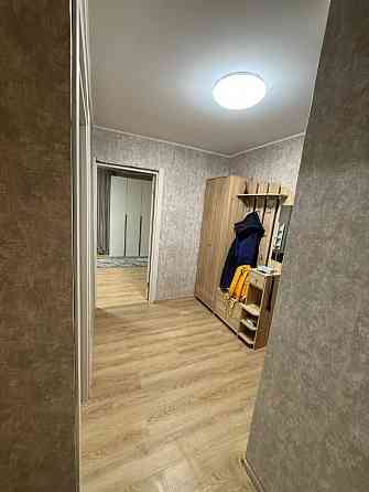 Предлагаю в аренду просторную двухкомнатную квартиру.Расположена Донецк