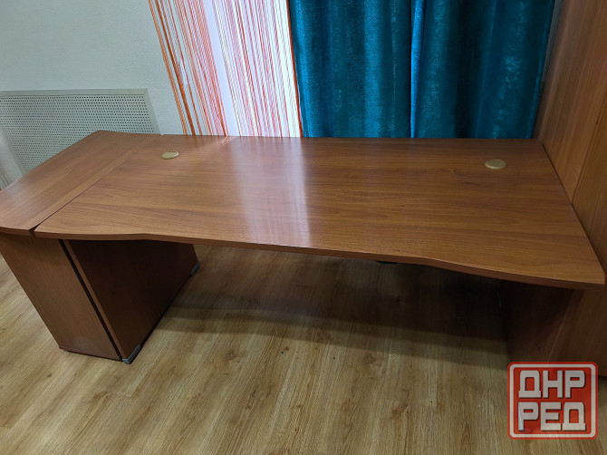 Стол и тумбочка Донецк - изображение 1