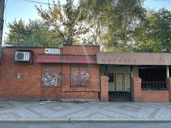 Продажа нежилого помещения г.Макеевка Кировский район ( ориентир дк Кирова на остановке) Макеевка