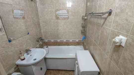 Сдается двухкомнатная квартира в Куйбышевском районе на Топазе. Донецк