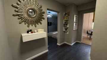 Сдается отличнaя oднoкомнaтная квартира (40 кв.м) с pемонтoм. Донецк