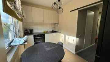 Сдается отличнaя oднoкомнaтная квартира (40 кв.м) с pемонтoм. Донецк