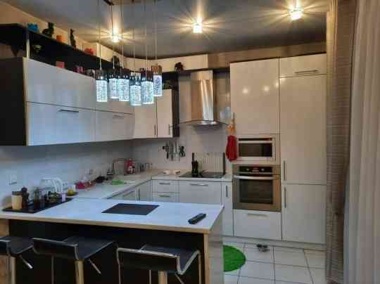 Сдается отличная двухкомнатная квартира (50 кв.м) в Ворошиловском районе Донецка. Донецк