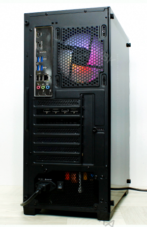 Игровой Компьютер Byte-midnightrusher | Amd Ryzen 5 8400f (6 Ядер/12 Потоков) | 700w | Ss - арт:5769 Макеевка