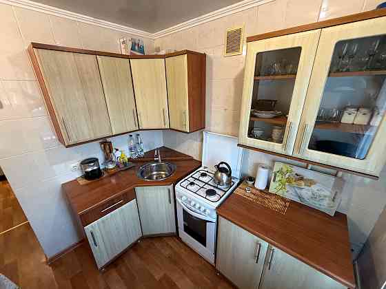 Продам 1 комн. кв., 5/5 эт., 32 м.кв. - Макеевка, квартал Химик, маг. 1000 мелочей Макеевка