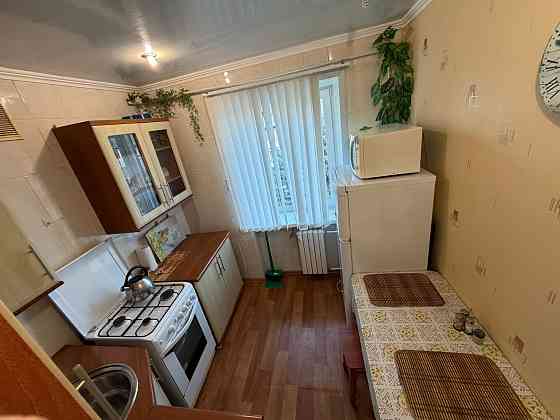 Продам 1 комн. кв., 5/5 эт., 32 м.кв. - Макеевка, квартал Химик, маг. 1000 мелочей Макеевка