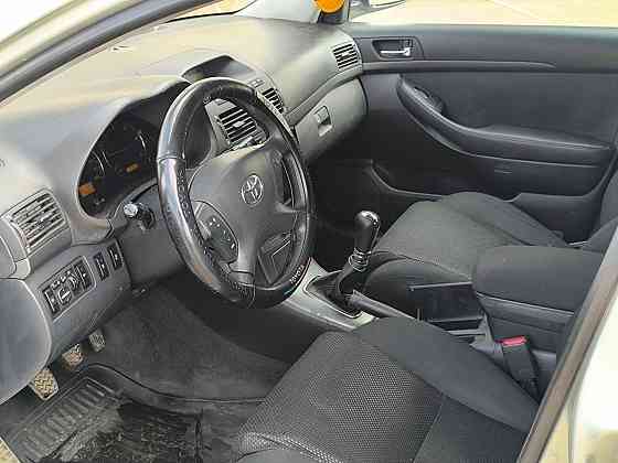 Продам Toyota avensis с очень хорошей комплектацией, по самому низу рынка! Енакиево