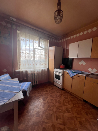 Сдам 2 комнатную квартиру Макеевка, кв-л Железнодорожный, ориентир кафе Луч Макеевка