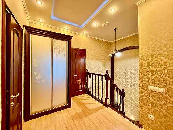 Пентхаус 2 уровня 104 м2 , 3 комнаты, видовый Диск Маяковского 20б Собственник Донецк