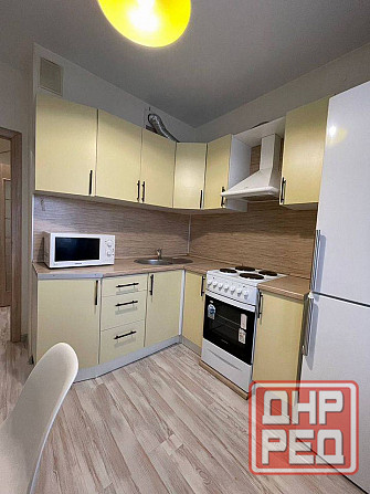 Сдается 1-комнатная квартира в Ворошиловском районе Школьный Бульвар Донецк - изображение 1