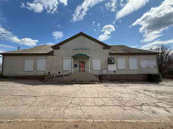 Продаётся здание под магазин или торговый центр. Волноваха