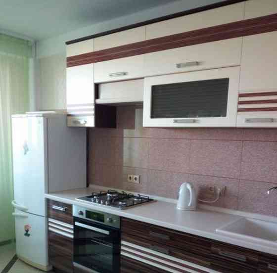 Сдаётся 2-комнатная квартира после свежего ремонта в Ленинском районе Донецка Донецк