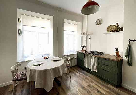 город Донецк, Ворошиловский район, бульвар Пушкина, Площадь Ленина, Бизнес-центр Пушкинский Донецк