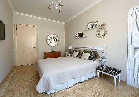 город Донецк, Ворошиловский район, бульвар Пушкина, Площадь Ленина, Бизнес-центр Пушкинский Донецк