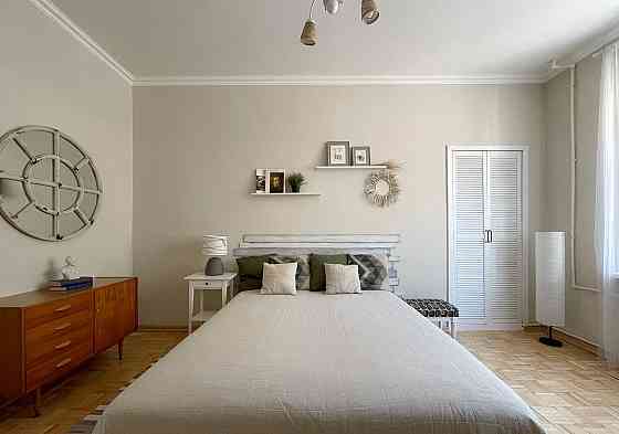 город Донецк, Ворошиловский район, бульвар Пушкина, Площадь Ленина, Бизнес-центр Пушкинский Донецк