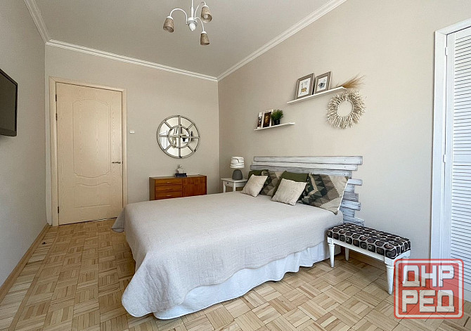 город Донецк, Ворошиловский район, бульвар Пушкина, Площадь Ленина, Бизнес-центр Пушкинский Донецк - изображение 1