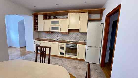 Сдается просторная трехкомнатная квартира в Буденовском районе! Донецк