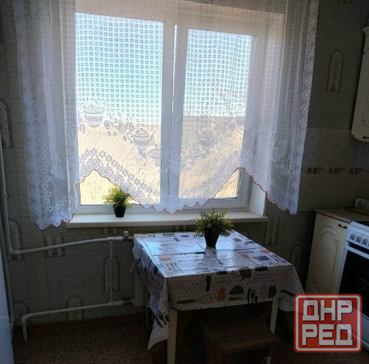 Сдаётся аккуратная однокомнатная квартира в Донецке в хорошем жилом состоянии. Буденовский район, ор Донецк - изображение 1