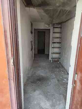 Продам 2-хуровневый газифицированный дом, на стадии ремонта, Маакеевка, Горняцкий р-н. Макеевка