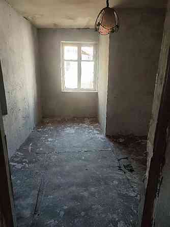 Продам 2-хуровневый газифицированный дом, на стадии ремонта, Маакеевка, Горняцкий р-н. Макеевка